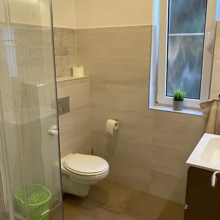 Kuenszler Apartmanhaz Διαμέρισμα *