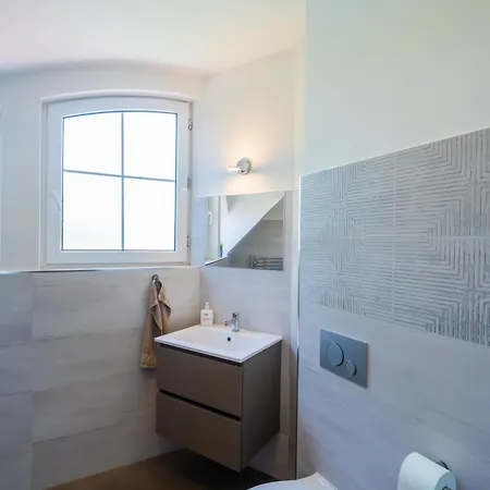 Kuenszler Apartmanhaz 자르마디