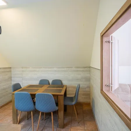 아파트 Kuenszler Apartmanhaz