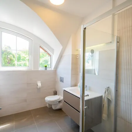 Kuenszler Apartmanhaz 아파트 자르마디