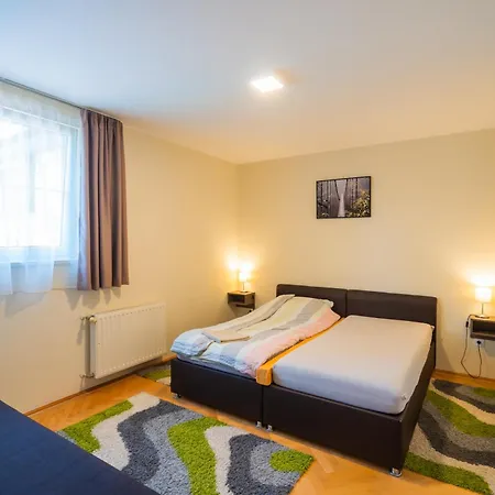 아파트 Kuenszler Apartmanhaz