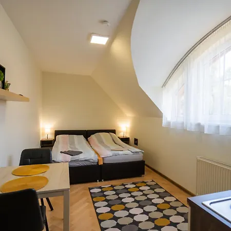 Kuenszler Apartmanhaz Διαμέρισμα *