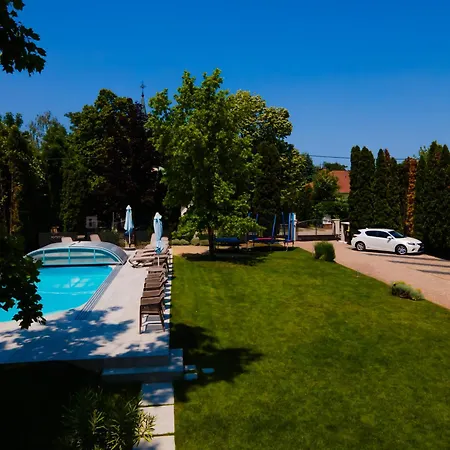 아파트 Kuenszler Apartmanhaz *